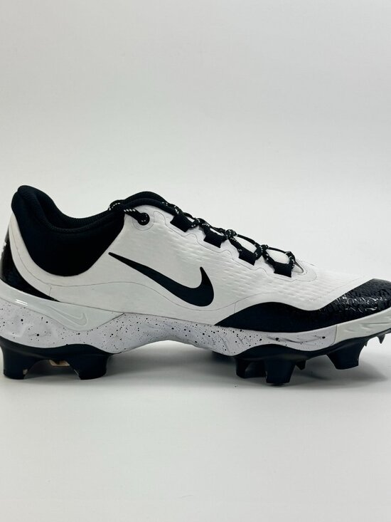 Athletic_Shoes